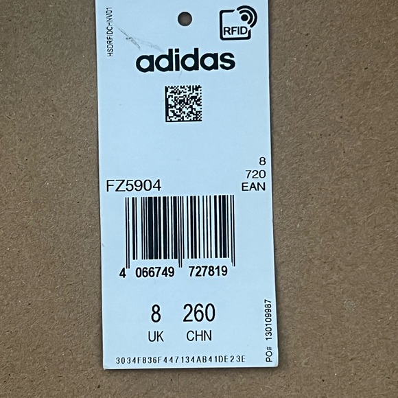 NWT adidas Yeezy Slide Resin with box Size 8 UK (around 10 US) UNISEX - Picture 6 of 9